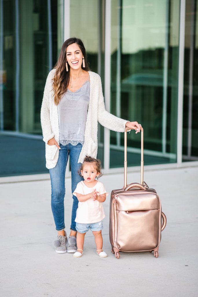 Style The Girl Casual Mom Travel Style